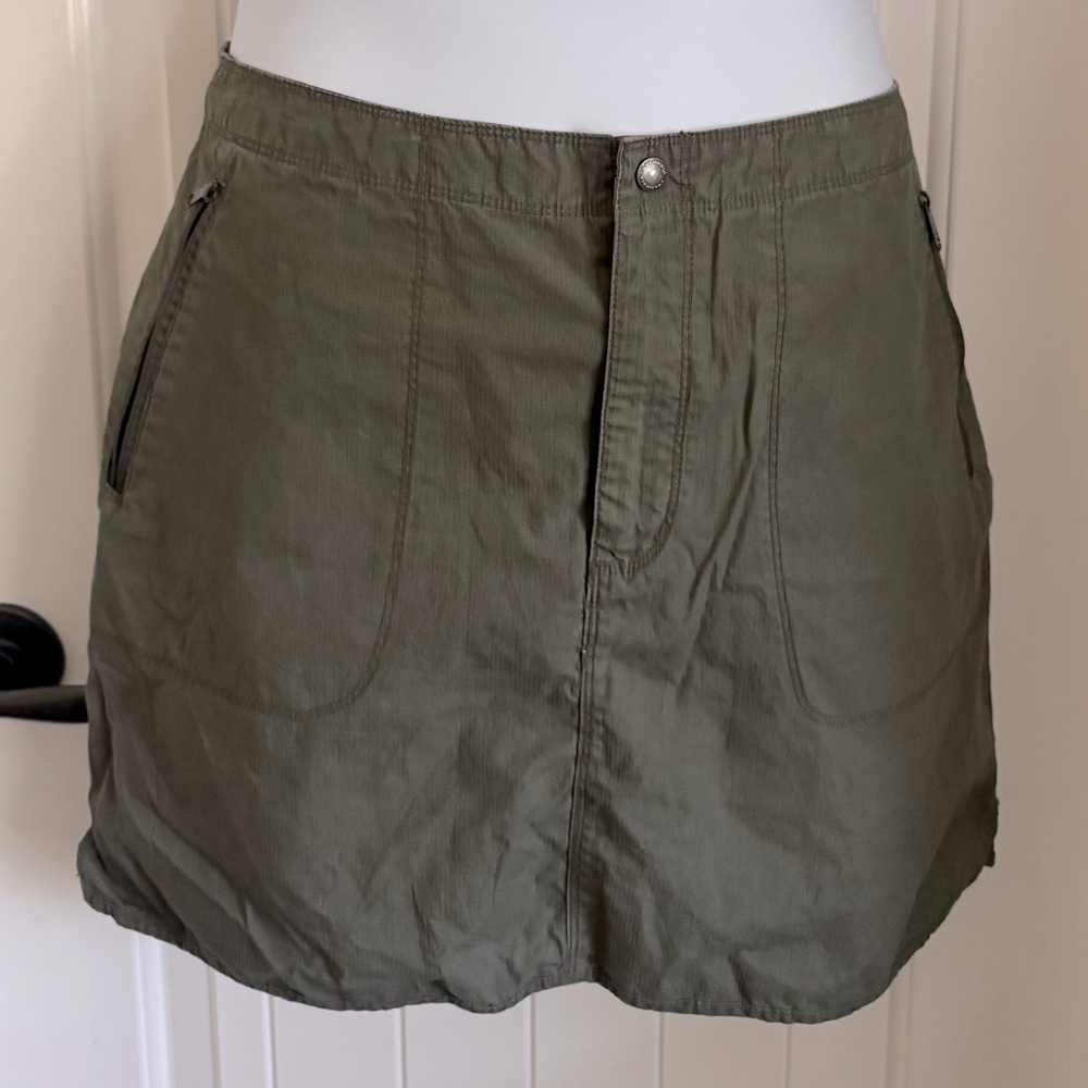 Columbia Olive Green Skort with Inner Shorts – Size 14, Excellent Condition